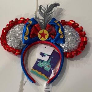 Disney’s Minnie Main Attraction Limited Edition Series 8/12 Dumbo Ears NWT